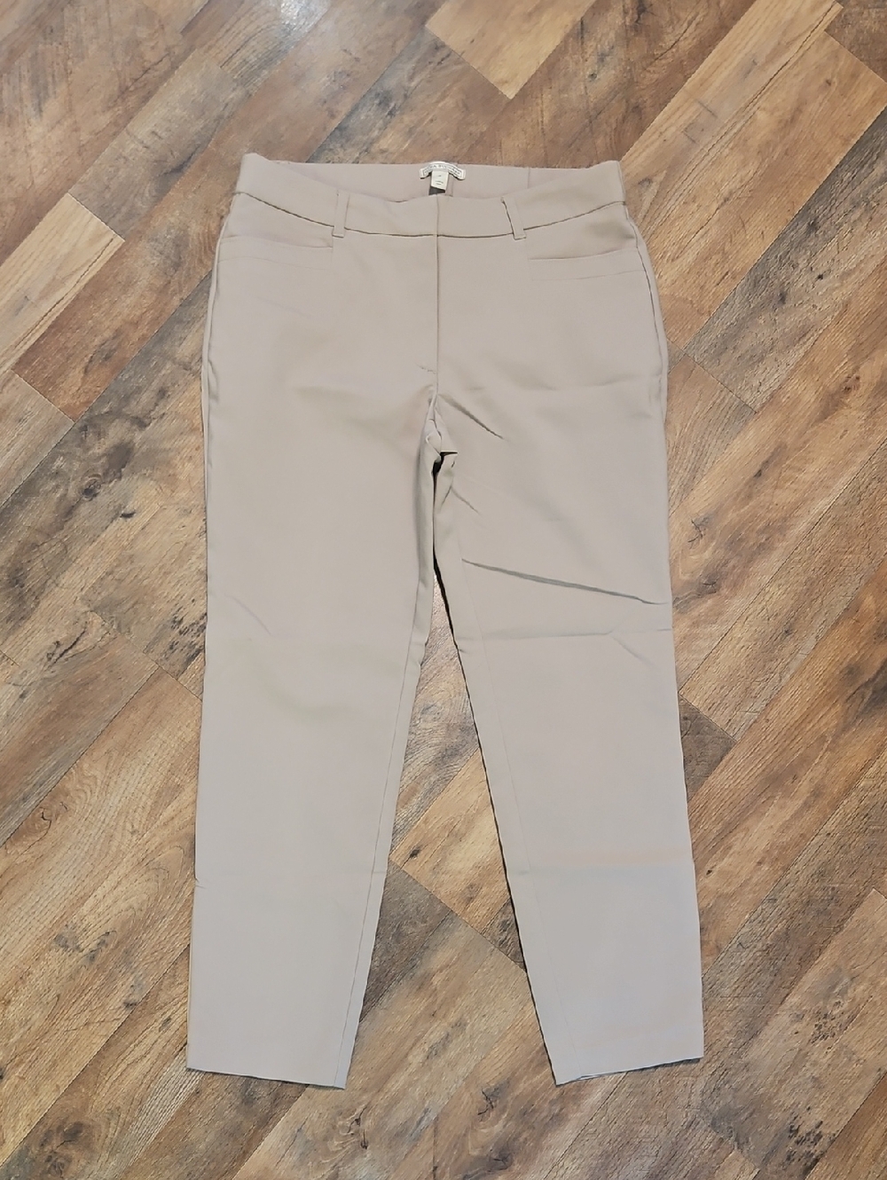 👖Dana Buchman Straight Leg Ankle Pants in Light Beige